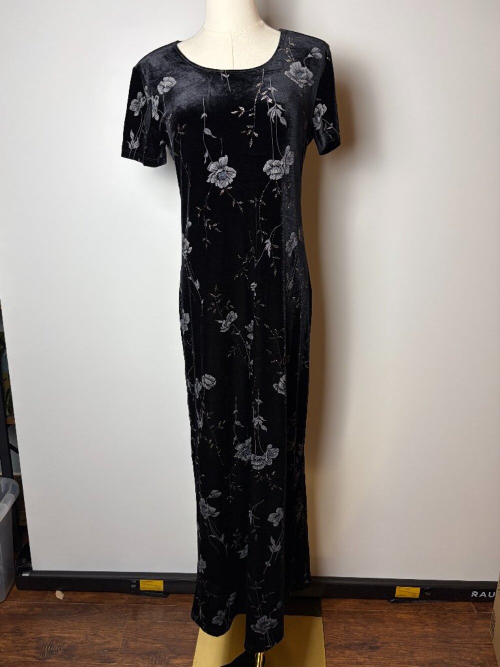 Vintage 90s I.N. Studio Black Velvet Floral Maxi Dress Size 6